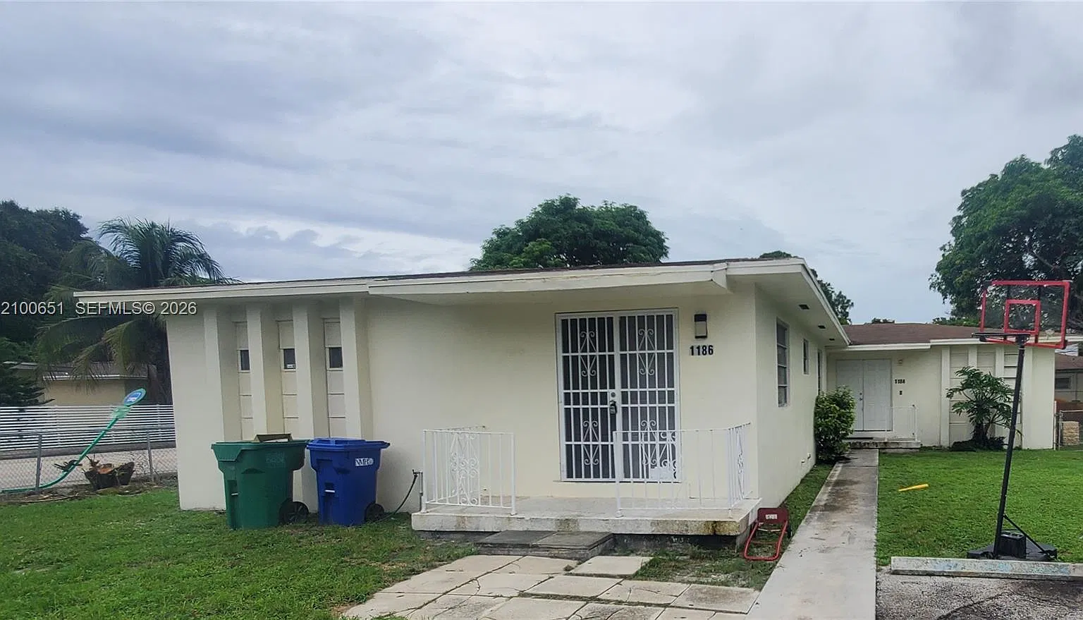 3 bed, 2.0 bath, 1092 sqft, $2,550 — Photo 2