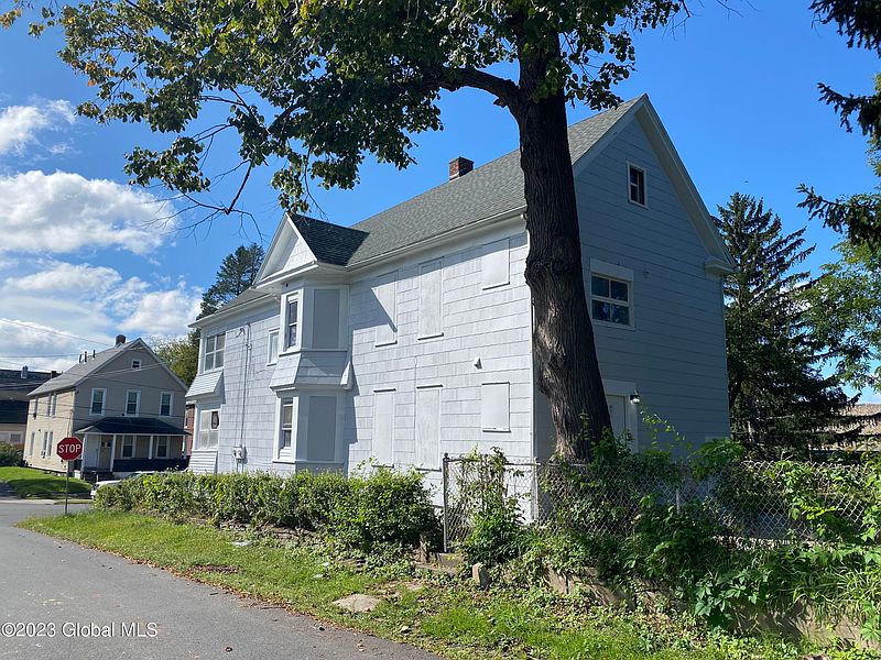 4th image of 1302 2nd Avenue