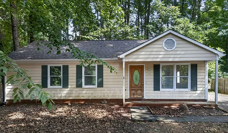 151 Laura Ave — Photo 1