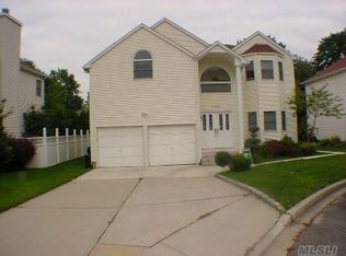 103 Paolo Ct, Plainview, NY 11803