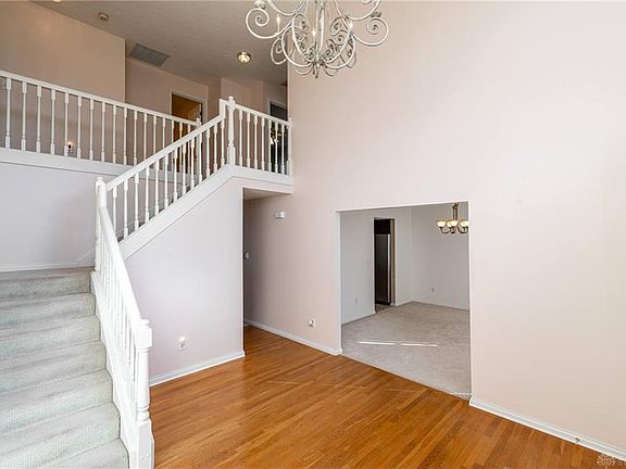 3rd image of 10679 Meadowfields Ct