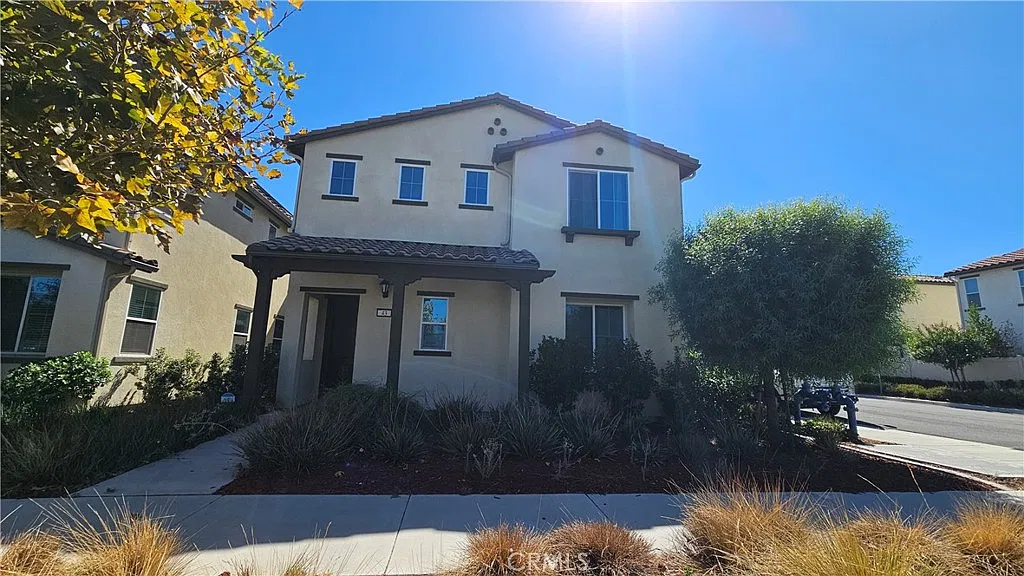 3 bed, 1370 sqft, $3,000 — Photo 1