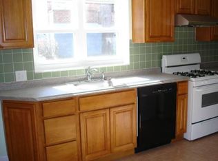 12 Louise Rd, Chestnut Hill, MA 02467