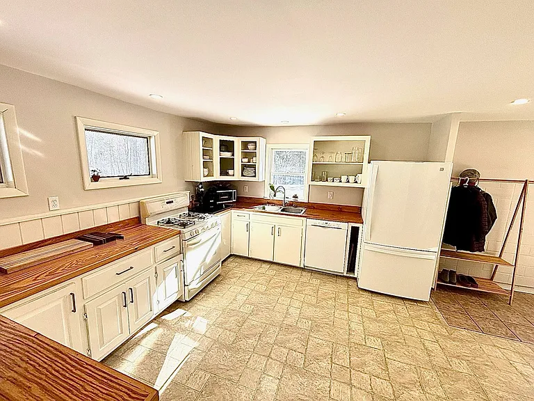 391 Canton Rd — Photo 12