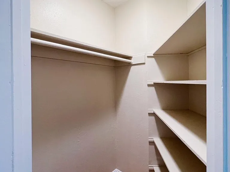 El Camino Real Apartments — Photo 5