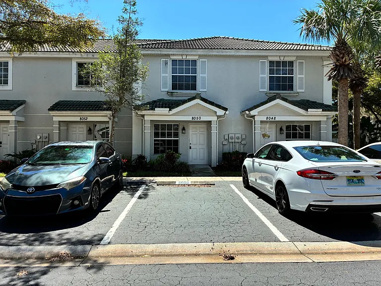 8050 Pacific Beach Dr — Photo 2