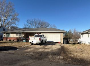 109 NW 17th St, Blue Springs, MO 64015