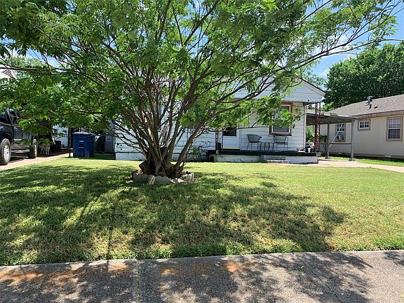 3rd image of 1306 Sleepy Hollow Dr