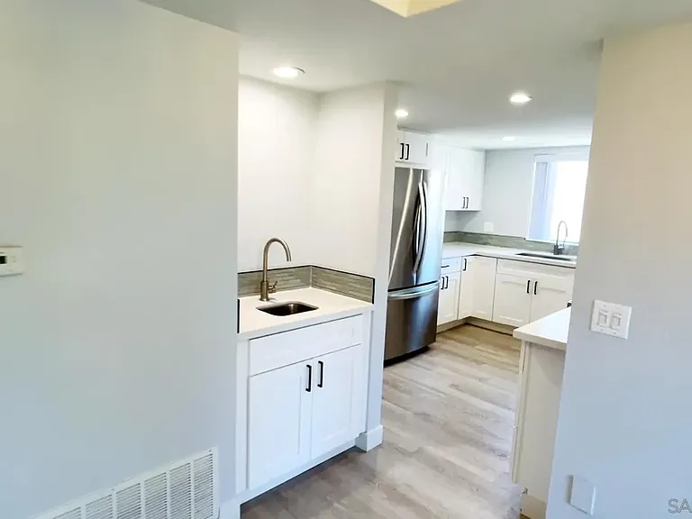 4022 Mahaila Ave #C — Photo 11