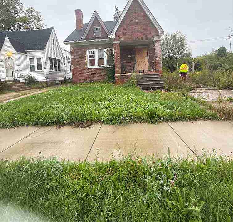 13984 Freeland