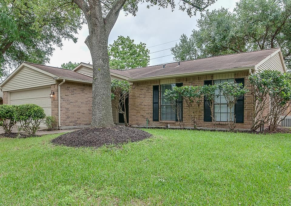 1st image of 422 Tara Plantation Dr