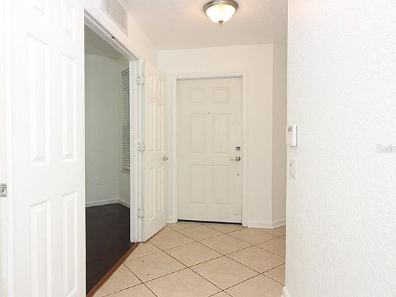 4th image of 425 Hilgard Cv #102