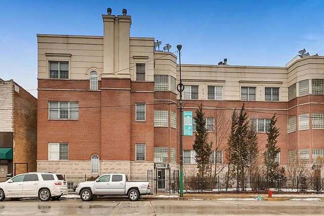 1st image of 2026 W Grand Ave APT E