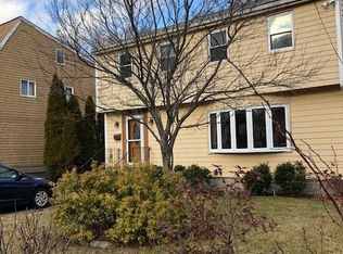 40 Meadowbrook Rd, Brookline, MA 02467