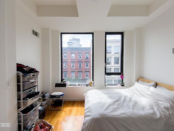 5th image of 687 Driggs Ave APT 2F