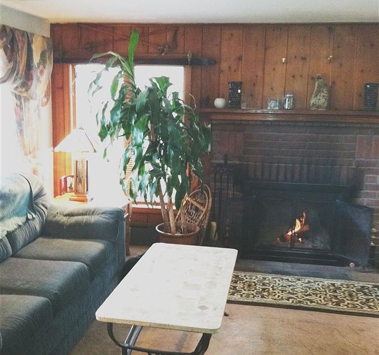 1st image of 10 Larkspur Dr