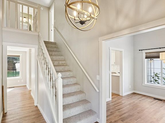 2nd image of 51894 SW Creekview Pl