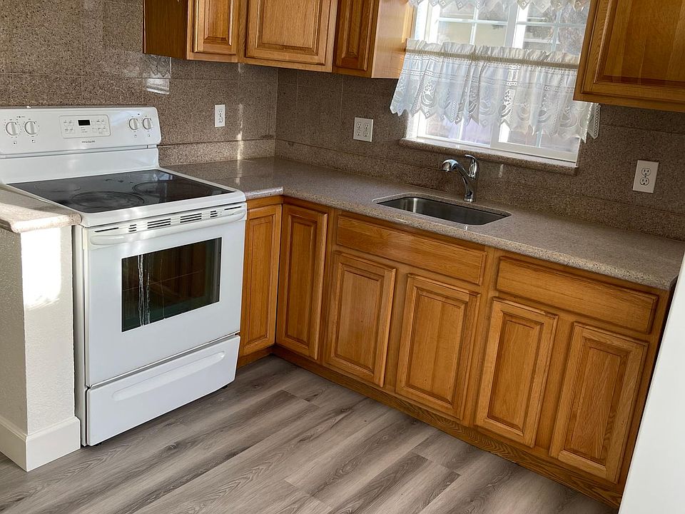 1st image of 975 Mills Ave