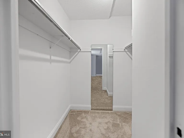 501 Slaters Ln #824 — Photo 5