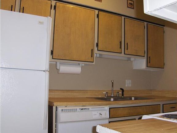 3rd image of 401 12th Ave #257