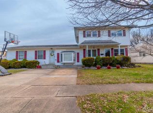 93 Louise Dr, Manville, NJ 08835