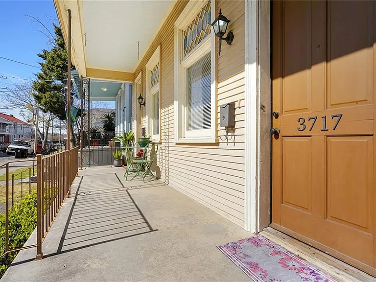 Iberville St — Photo 12
