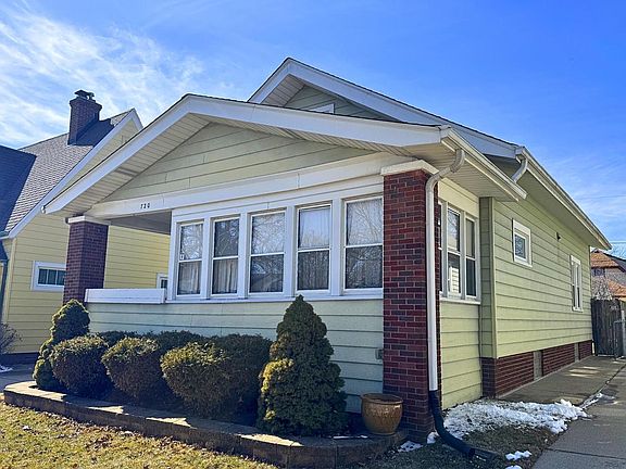 3rd image of 720 Monroe AVENUE