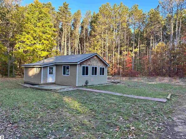 303 Oak St, Fife Lake, MI 49633