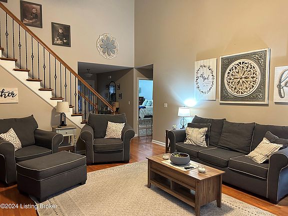 5th image of 196 Blossom Cir