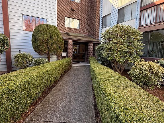 3rd image of 2279 McCallum Rd #302