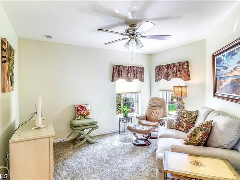 10025 Oakhurst Way — Photo 11