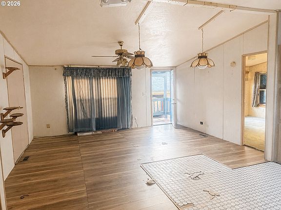 4th image of 3300 Main St Unit 105