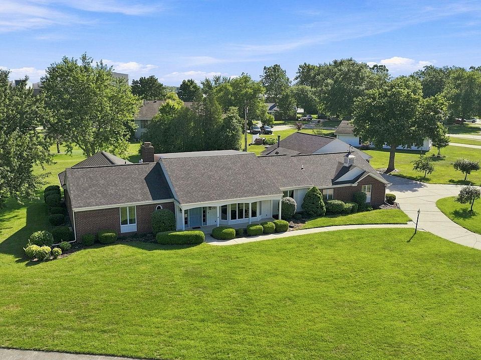 1st image of 22 Stone Ridge Dr
