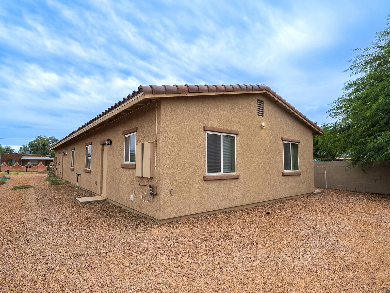2 bed, 803 sqft, $1,195 — Photo 1