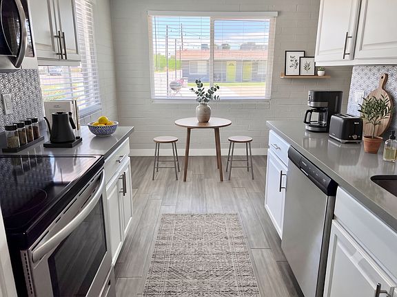 4th image of 2625 E Turney Ave #1