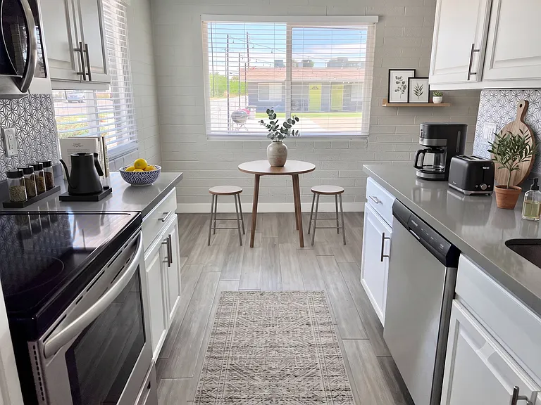 2625 E Turney Ave #1 — Photo 4