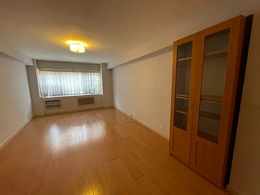 Rented by Voro, LLC | media 16