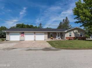307 9th St, Adair, IA 50002