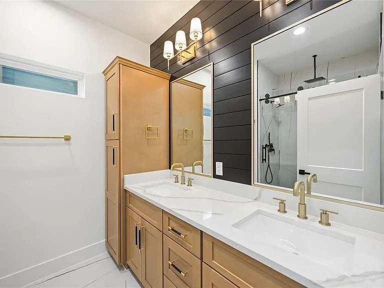 8009 Cora St — Photo 17