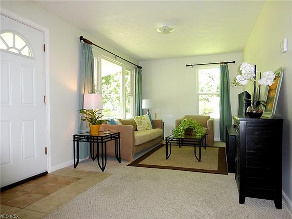 4th image of 37702 Lake Shore Blvd