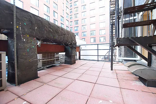 Rented by REAL New York | media 6