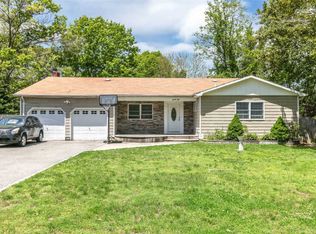 24 Ethan Ln, Ronkonkoma, NY 11779