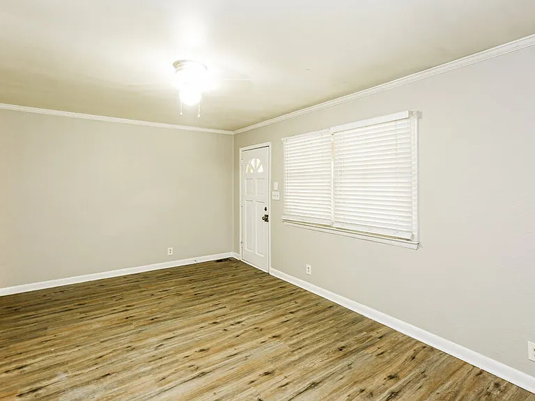 758 Denning Pl — Photo 6