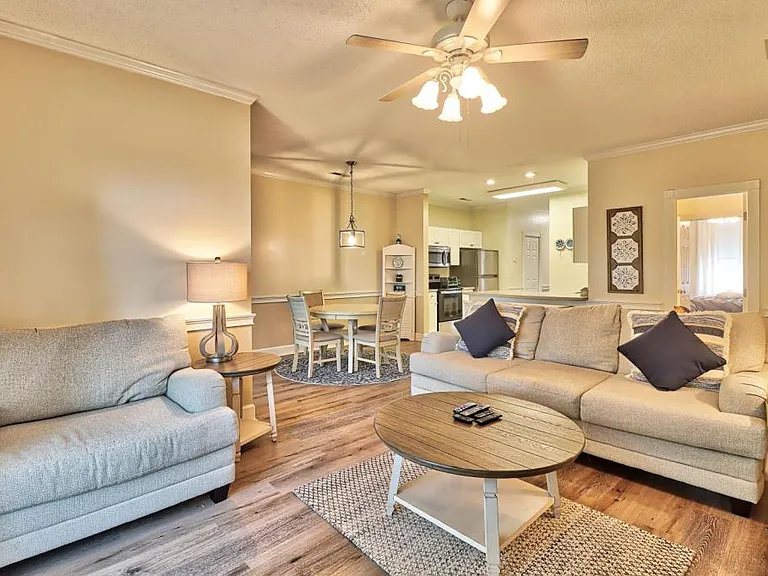 698 Riverwalk Dr — Photo 7