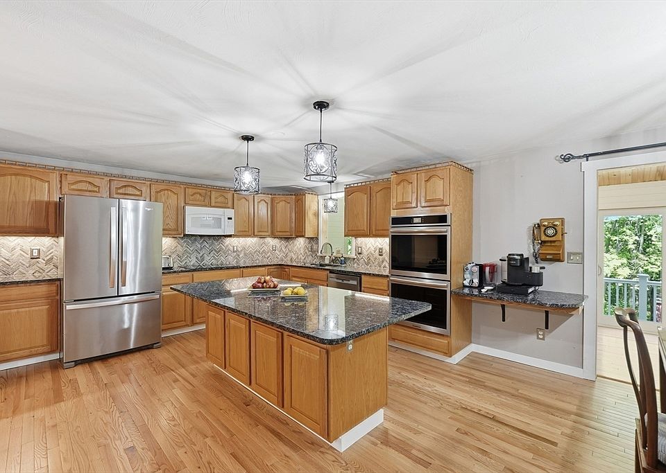 1st image of 7 Hartwell Rd