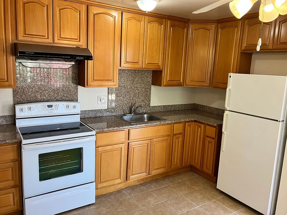 1st image of 626 Pinewood Dr