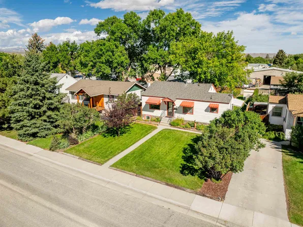 1927 Beck Ave, Cody, WY 82414