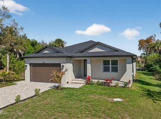 107 Bebb Ct, Rotonda West, FL 33947