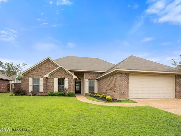 921 Clubhouse Dr, Pearl, MS 39208