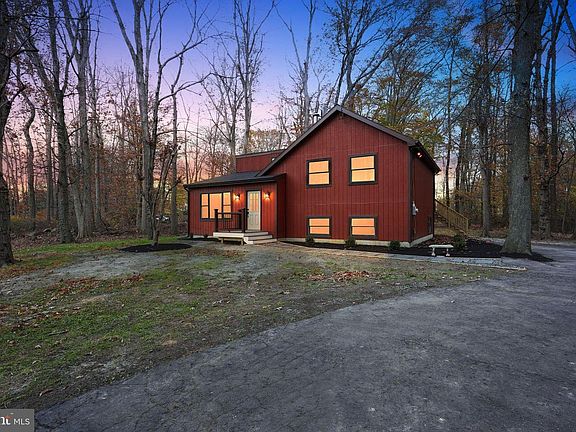 3rd image of 120 Gilbert Rd